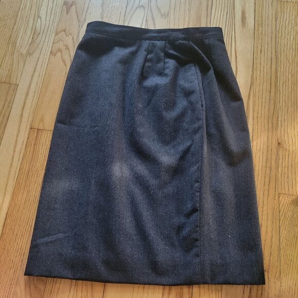 Talbots Petites 8P Grey Wool Pencil Skirt For Women - Picture 2 of 4